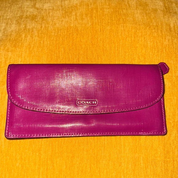 Handbags - EUC, Authentic Coach Darcy Crossgrain Patent Leather Envelope Wallet
